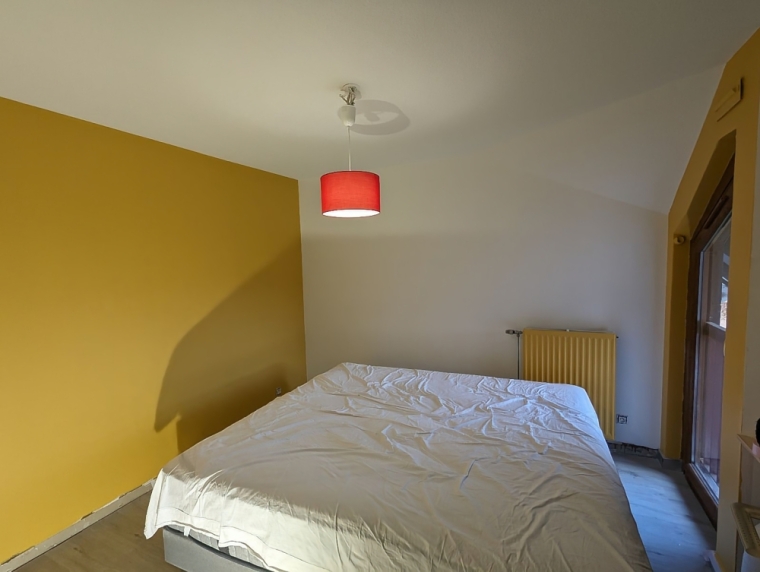 Enduisage-murs-mise-en-peinture-chambre -Chambery-ARP2000