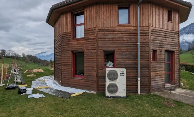 Décapage-chimique-chalet-en-bois-saint-pierre-d'albigny