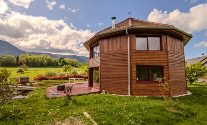 Rénovation chalet en bois avec saturateur vers Saint-Pierre-d'Albigny